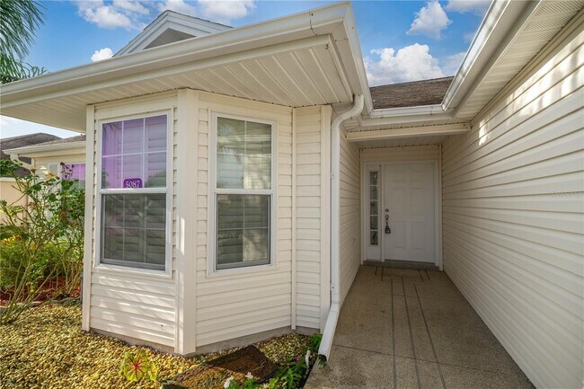 Building Photo - 5087 NE 121st Ave