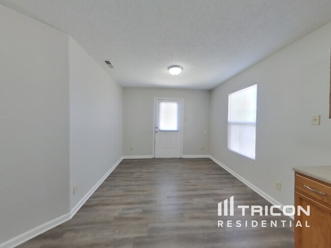 Foto del edificio - 2604 Woodfield Blvd