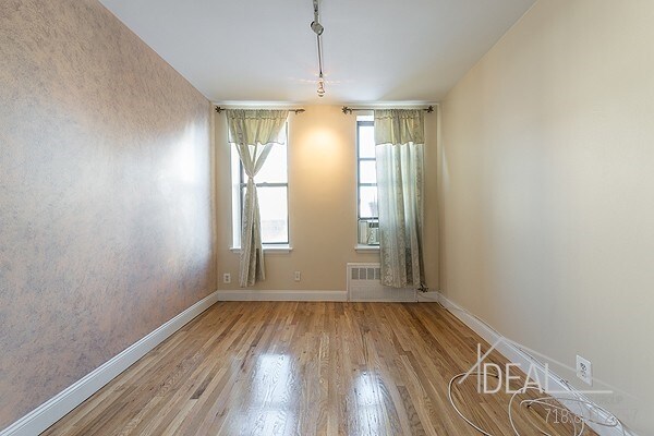Building Photo - 409 Grand St