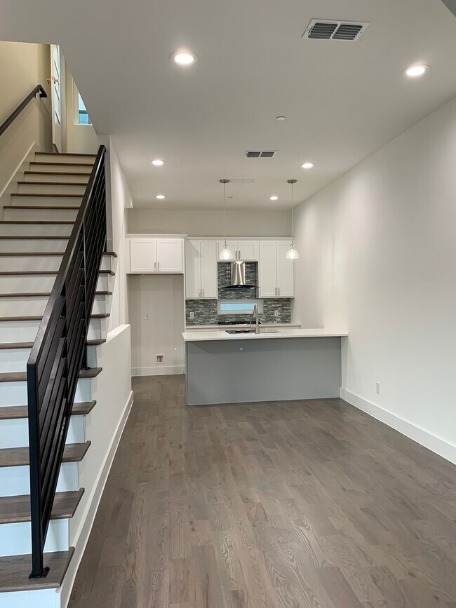 Building Photo - 2450 N Garrett Ave