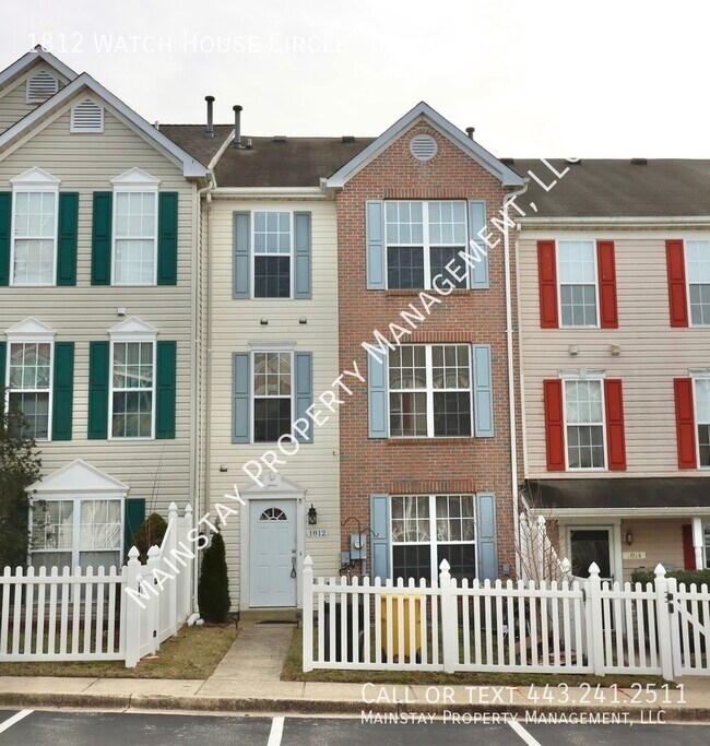 Building Photo - 3 Bedroom Townhome with Updated Primary Bath!