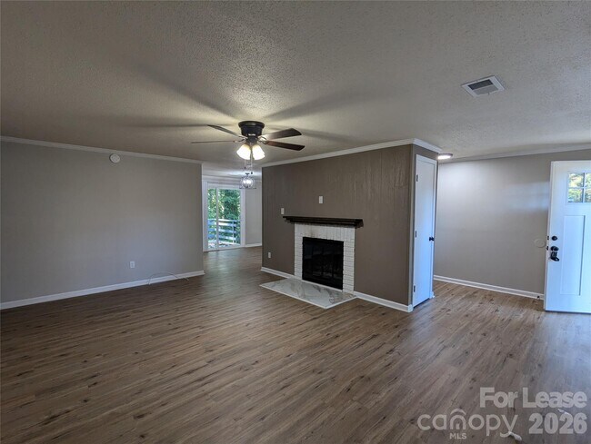 Foto del edificio - 3208 Charlotte Hwy