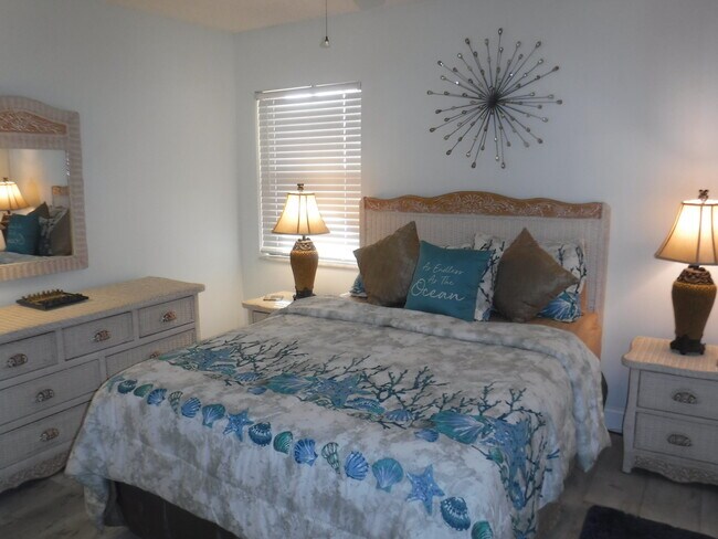 Guest bedroom - 7380 S Ocean Dr