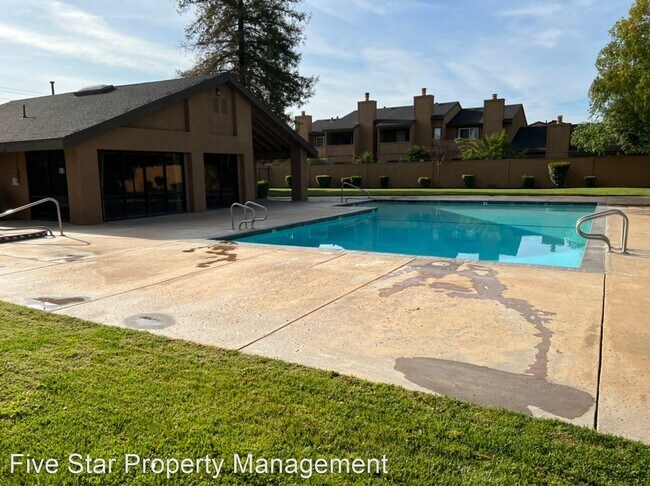 Foto del edificio - 2 br, 1.5 bath House - 573 Lincoln Ave # B