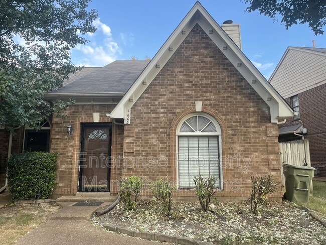 Building Photo - 1603 Oaken Bucket Dr