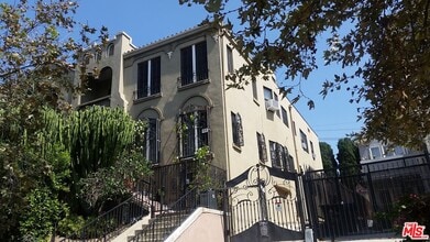 Building Photo - 156 N Kenmore Ave