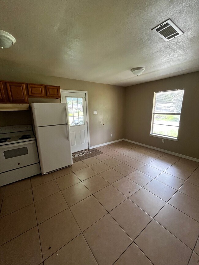 Foto del edificio - 3853 Jeffery Rd