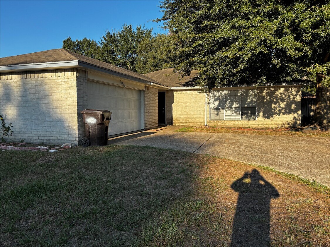 Foto principal - 20007 Bolton Bridge Ln