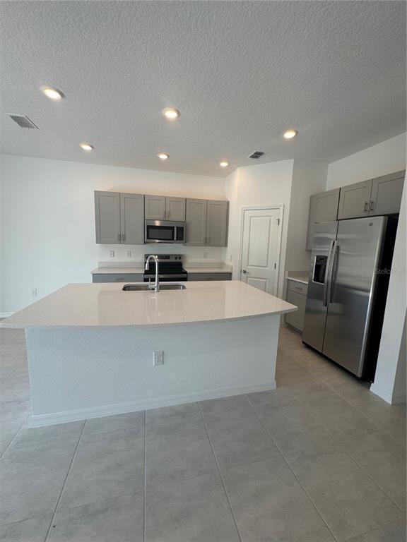 Building Photo - 2509 Penguin Blvd