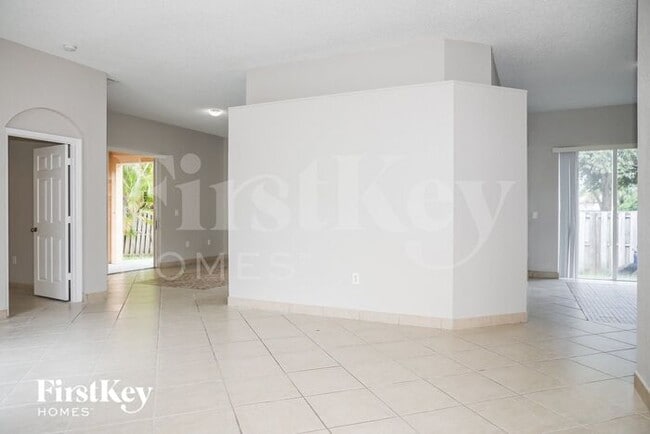 Foto del edificio - 9064 SW 214th St