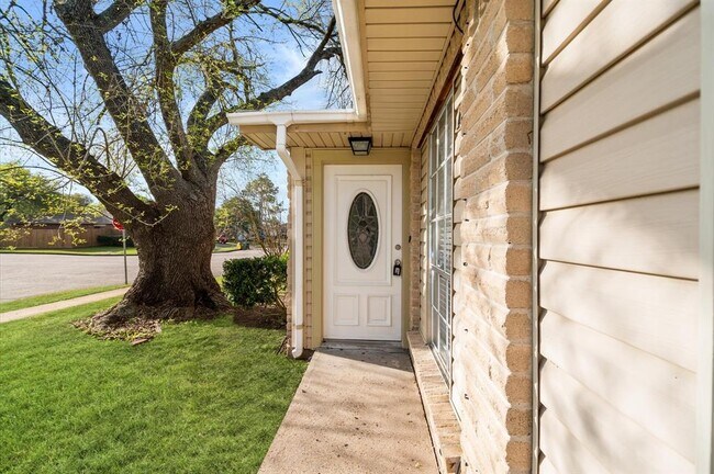 Building Photo - 1026 Melford Ave
