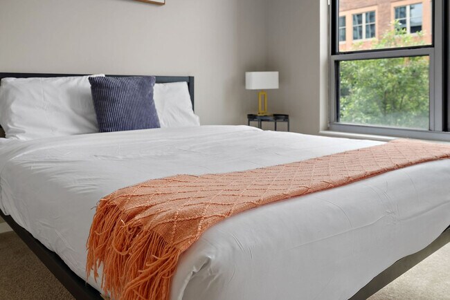 Building Photo - 225 Portland Ave