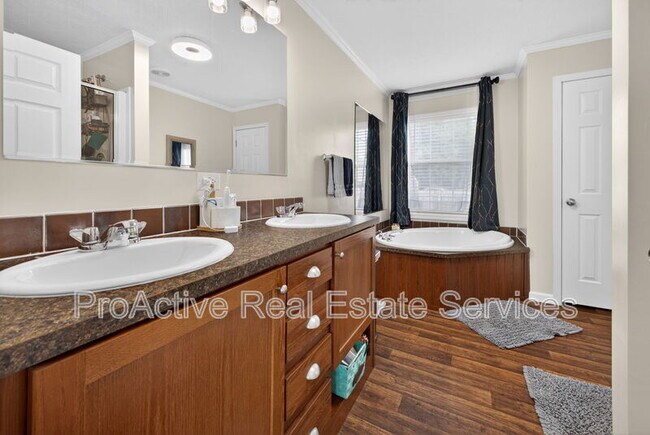 Foto del edificio - 1053 Pitchkettle Rd