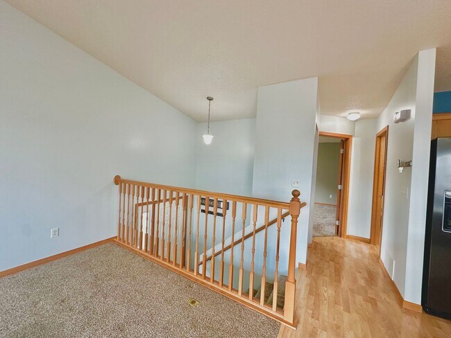 Foto del edificio - 3 Bed, 2 Bath Twinhome!
