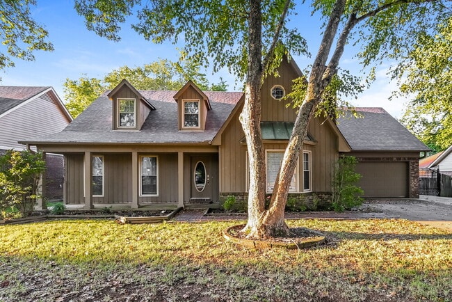 Building Photo - 861 White Pine Dr