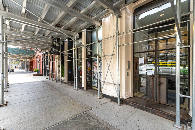 Building Photo - 27-29 Great Jones St