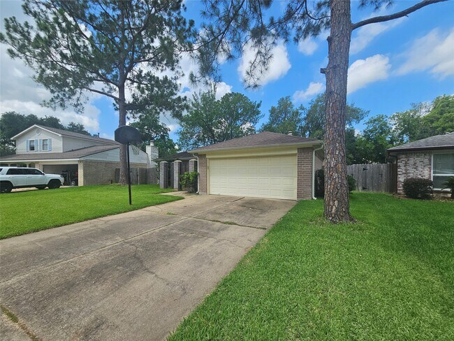 Building Photo - 3206 Pebble Lake Dr