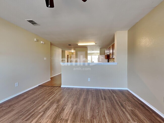 Building Photo - 1217 Wenatchee Dr