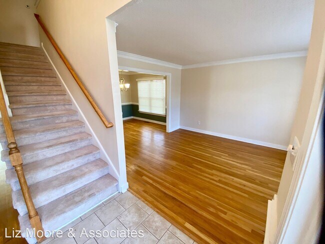 Foto del edificio - 303 Hollingsworth Ct