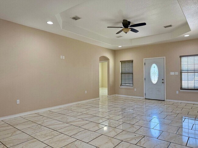Foto del edificio - For Rent