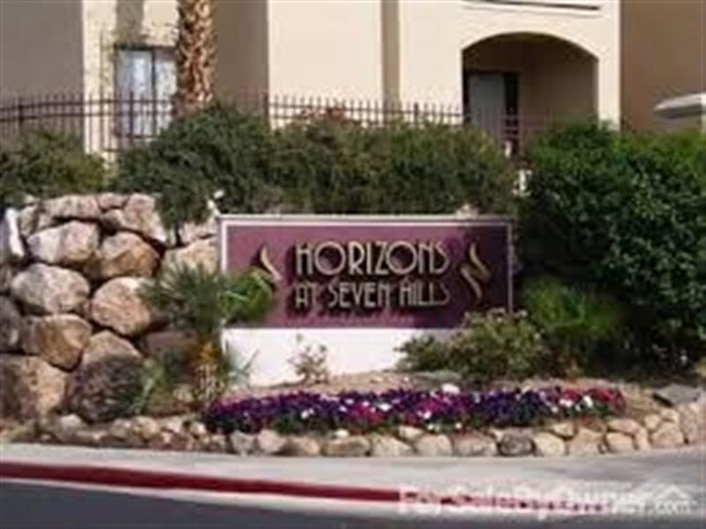 Foto del edificio - 950 Seven Hills Dr