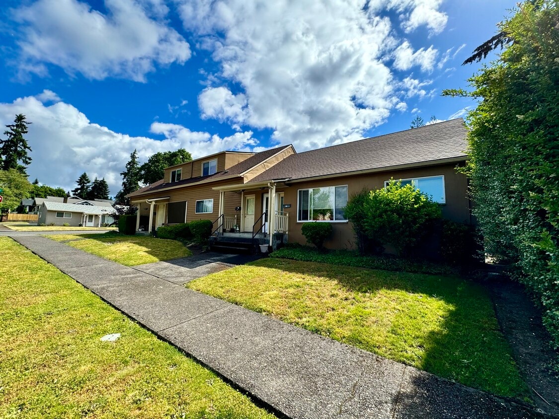 Primary Photo - 2019 G St
