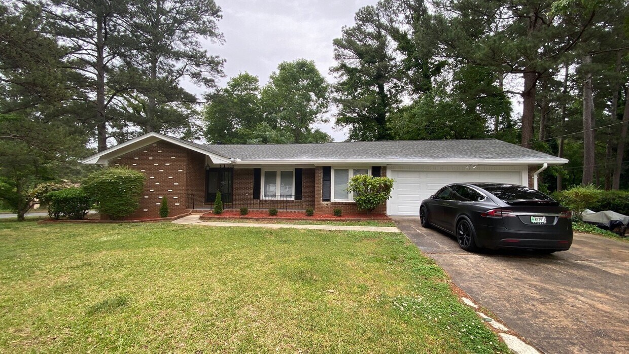 Primary Photo - HUGE TOTALLY RENOVATED 4/3 BEAUTY In the C...