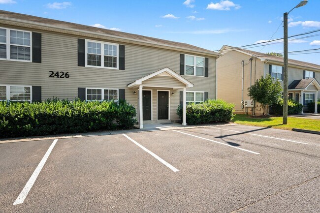 Foto del edificio - 2426 Willowbrook Dr