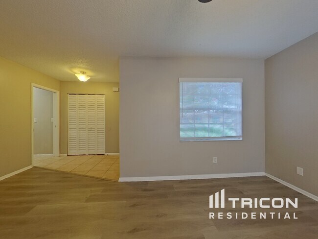 Foto del edificio - 1708 Hibiscus Cir N