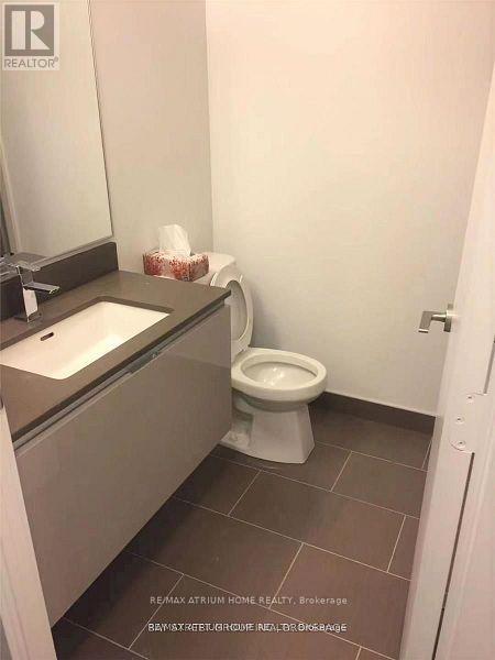 Building Photo - 200 Bloor St W