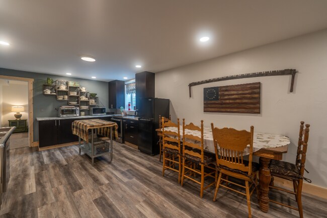 Foto del edificio - 145 Sunset Dr