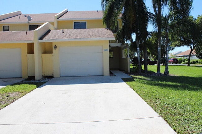 Building Photo - 1635 Woodbridge Lakes Cir