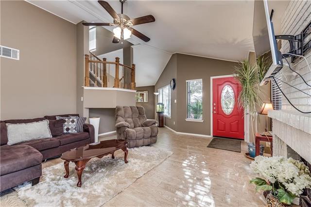 Building Photo - 513 Hunters Glen St