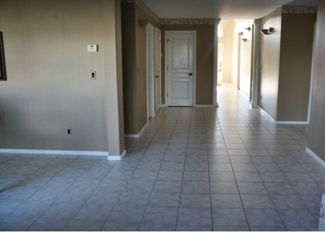Building Photo - 5 Bedroom in Gated Birch Bay Community!