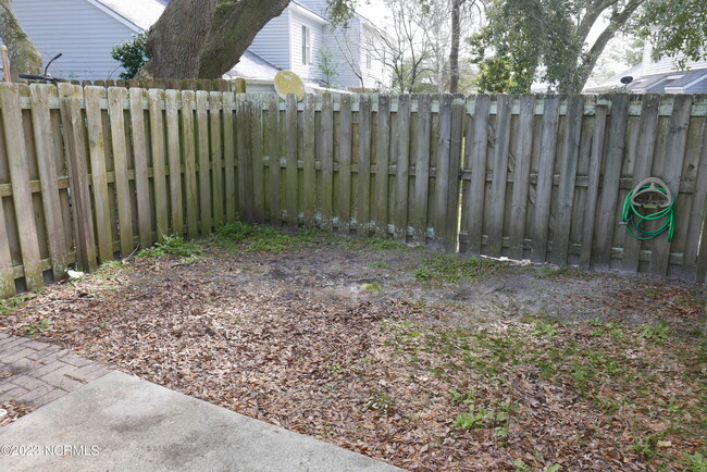 Building Photo - 3200 Crystal Oaks Ln