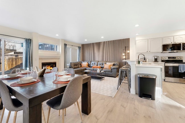 Photo - 5316 Stuart St Townhome