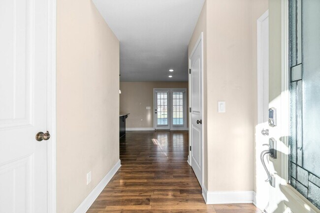 Building Photo - 112 Sycamore Hill Dr
