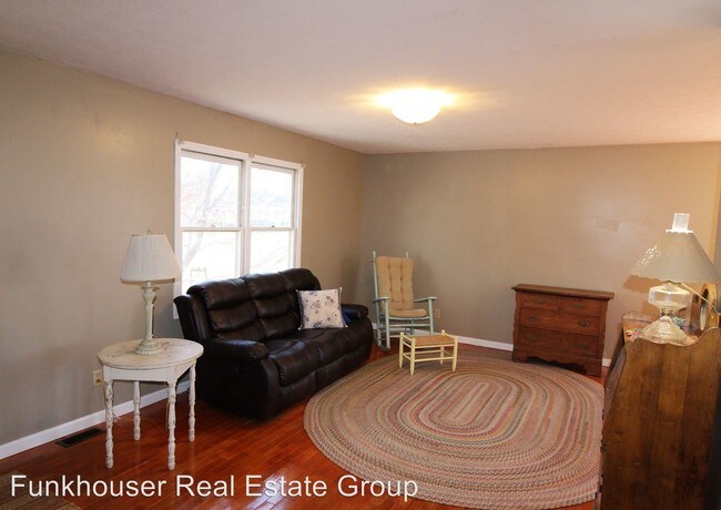 Building Photo - 3 br, 1.5 bath House - 1401 Forest Ave