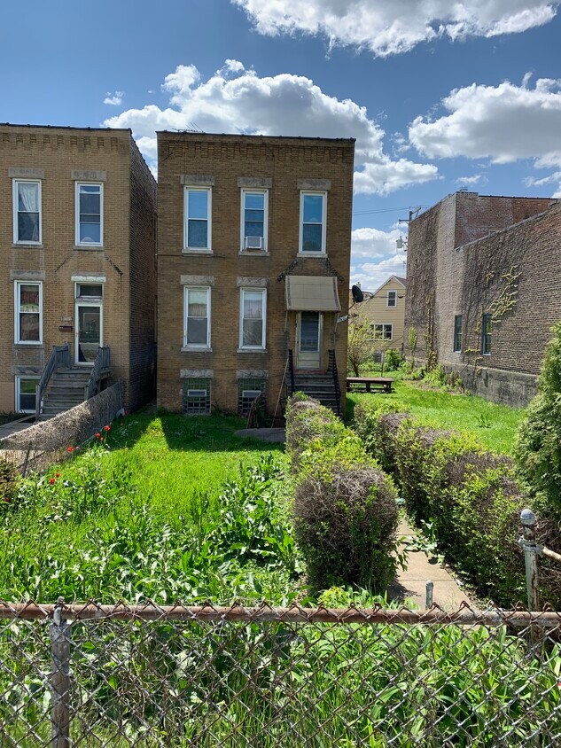Primary Photo - 3401 S Archer Ave