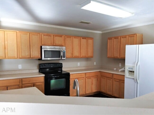 Building Photo - 4 br, 2.5 bath House - 209 Millbury Ct