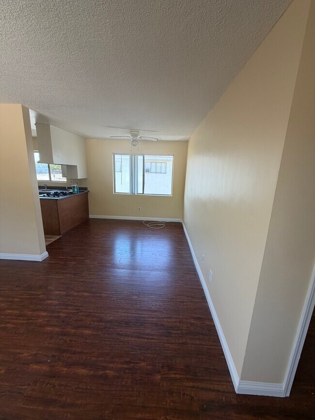 Foto del edificio - 3412 W Canoga Pl