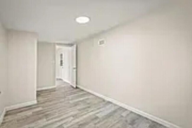 Foto del edificio - 525 New Berlin Rd