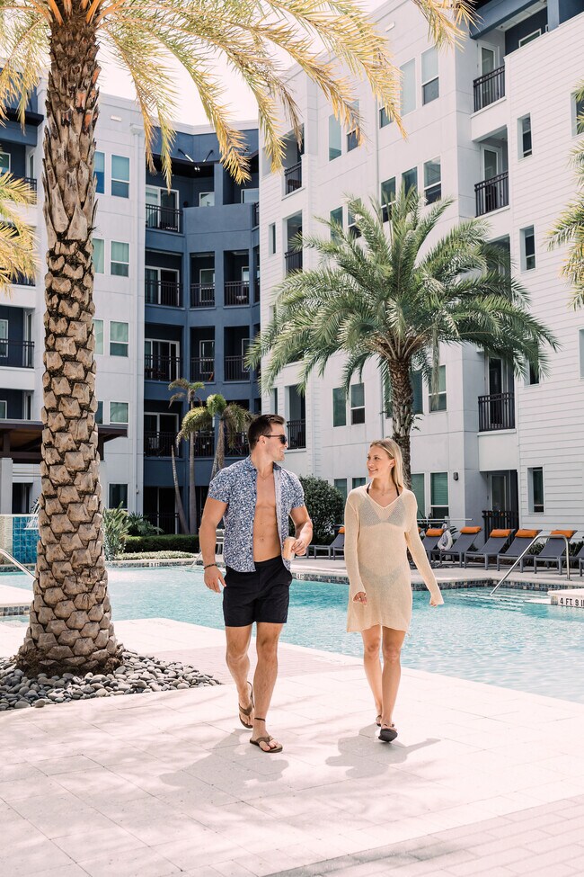 Aurora Apartments 124 S St Tampa, FL