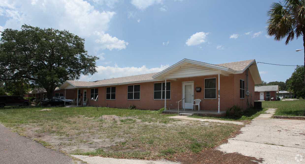 Foto del edificio - FERNANDINA BEACH APARTMENTS