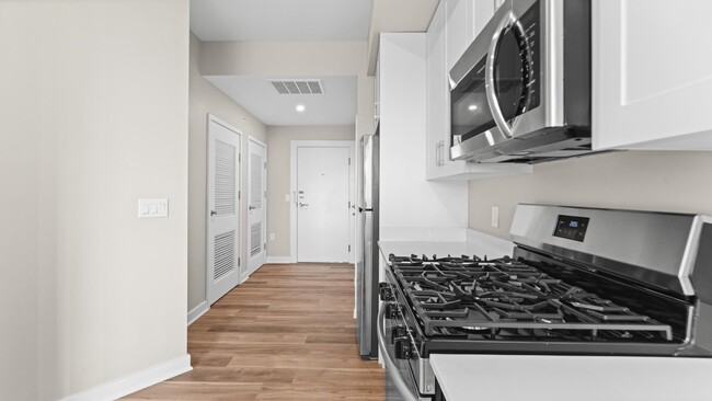 Building Photo - 475 Communipaw Ave