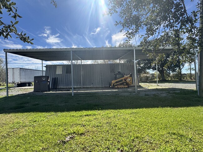 Building Photo - 2316 Mire Hwy