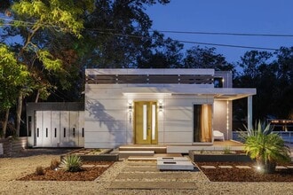 Building Photo - 603 38th St W