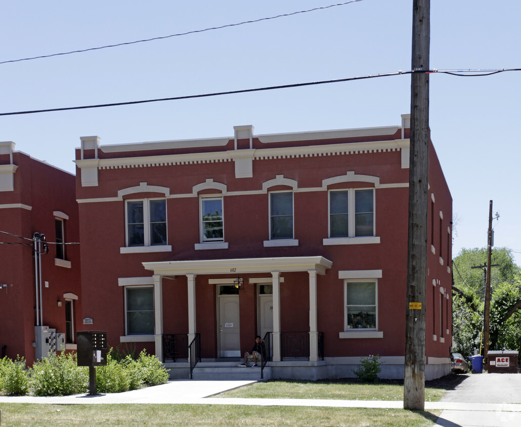 Building Photo - Smith South Apartments