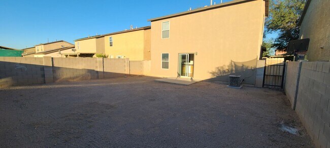 Building Photo - Drexel Rd & Campbell - 3/1 House with A/C