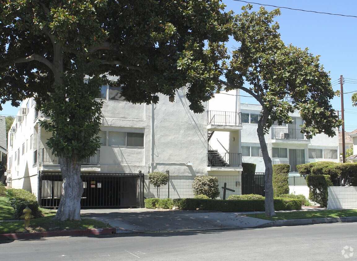 Foto del edificio - 915 N Stoneman Ave